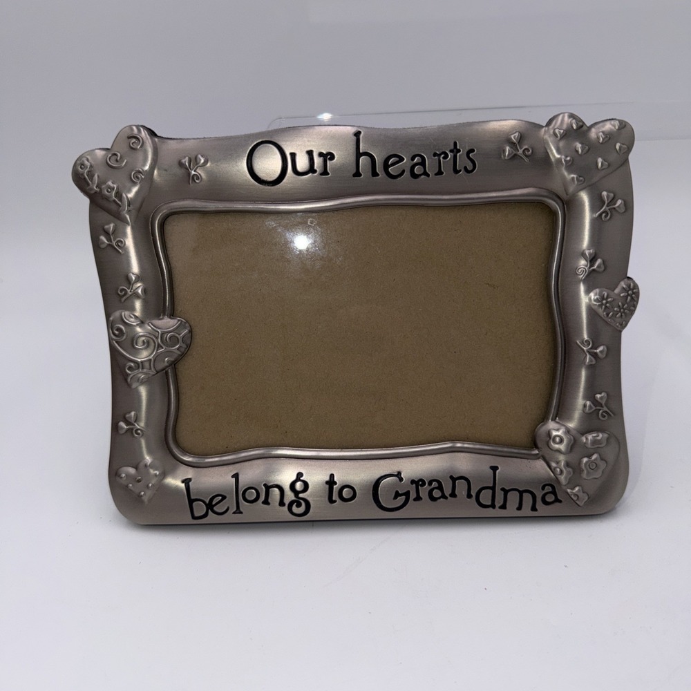 MALDEN 4" x 6" "Our Hearts‎ Belong To Grandma" Picture Frame.